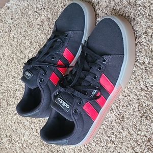 Adidas Daily 3.0 Skateboard Sneakers Kid size 7